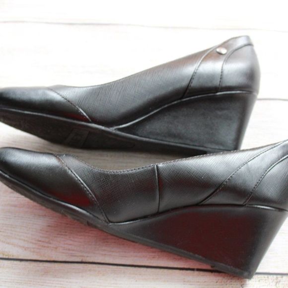 Brand New Life Stride Wedges - Picture 7 of 7